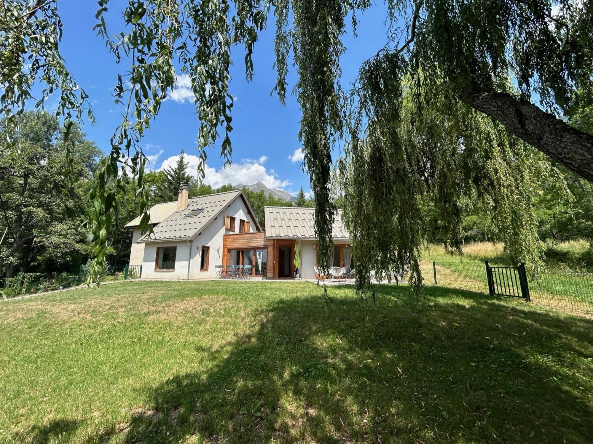 Maison Refaite A Neuf En Pleine Nature Puy-Saint-Eusebe Екстериор снимка